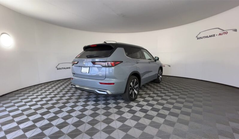 
 Mitsubishi Outlander full									