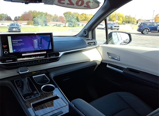 
 Toyota Sienna full									