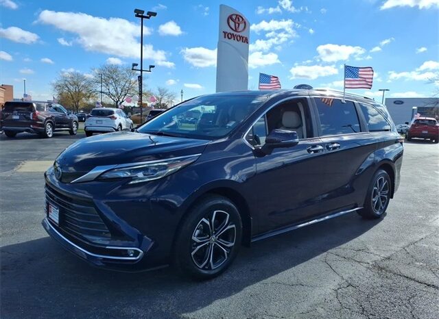 
 Toyota Sienna full									