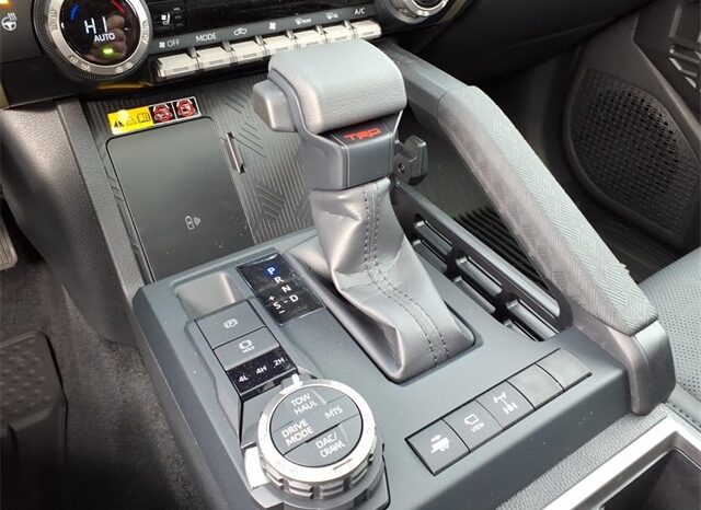 
 Toyota Tacoma full									