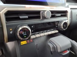 Toyota Tacoma full