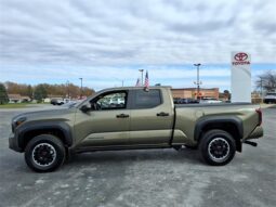 Toyota Tacoma full