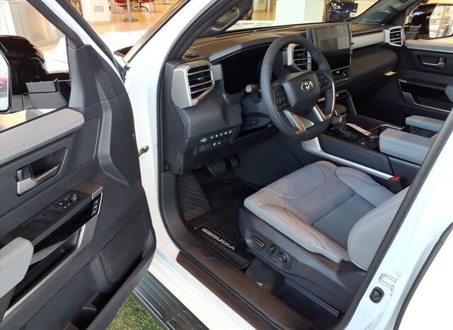 
 Toyota Sequoia full									
