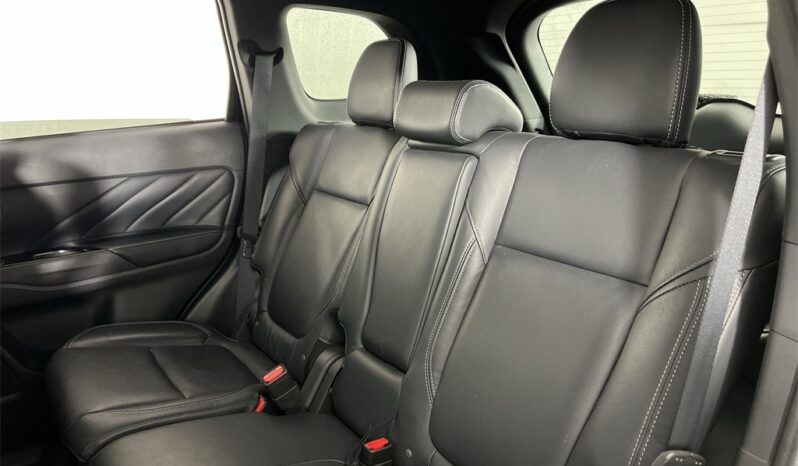 
 Mitsubishi Outlander PHEV full									