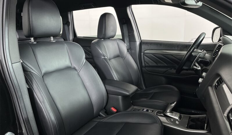 
 Mitsubishi Outlander PHEV full									