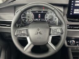 
 Mitsubishi Outlander full									