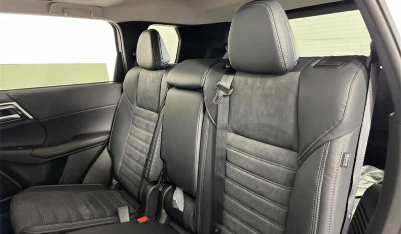 
 Mitsubishi Outlander full									