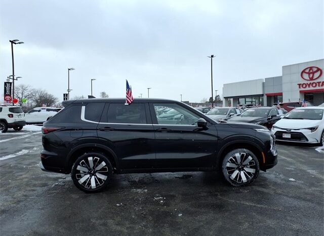 
 Mitsubishi Outlander full									