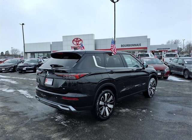 
 Mitsubishi Outlander full									