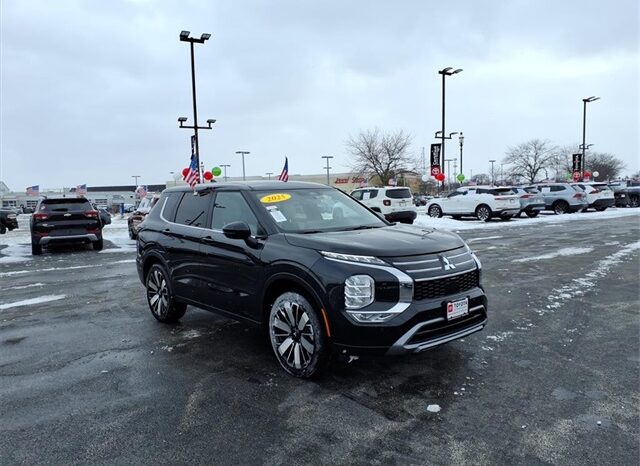 
 Mitsubishi Outlander full									