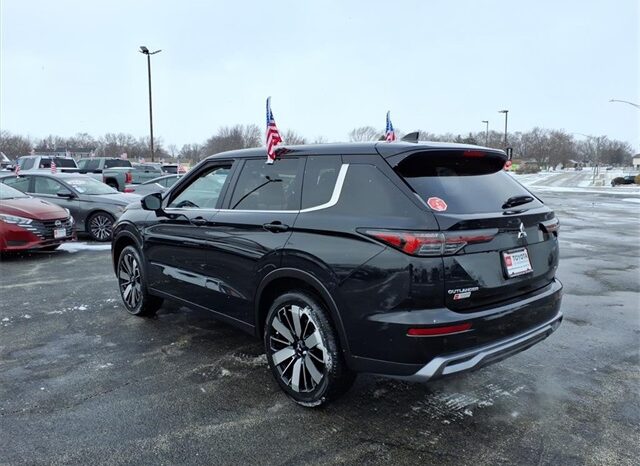 
 Mitsubishi Outlander full									