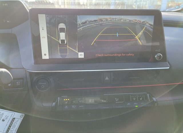 
 Toyota Prius Plug-In Hybrid full									
