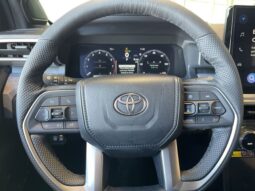 Toyota Tacoma full