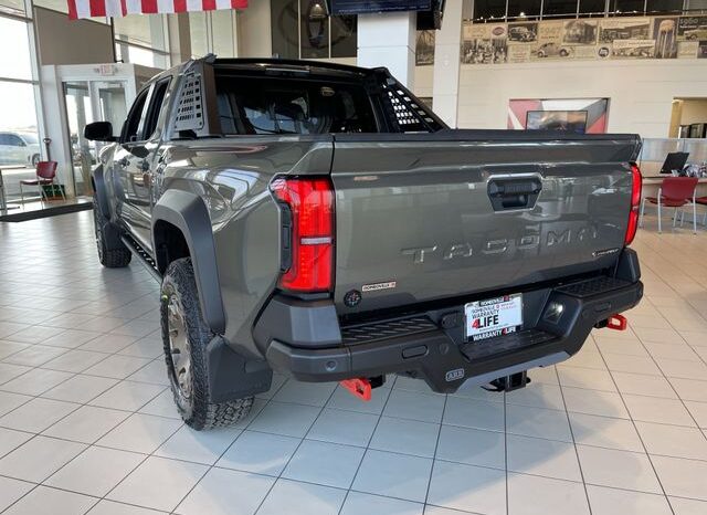 
 Toyota Tacoma full									