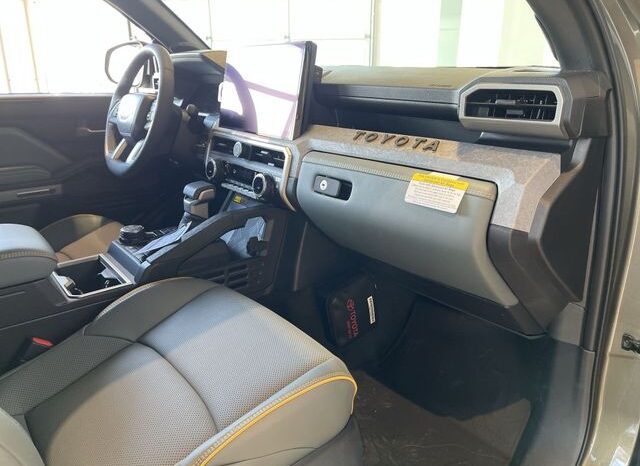 
 Toyota Tacoma full									