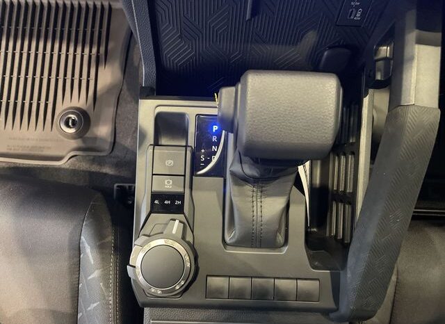 
 Toyota Tacoma full									