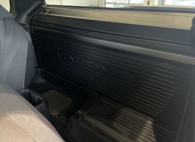 
 Toyota Tacoma full									