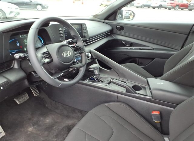 
 Hyundai Elantra full									