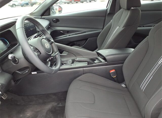 
 Hyundai Elantra full									