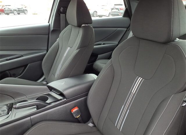 
 Hyundai Elantra full									