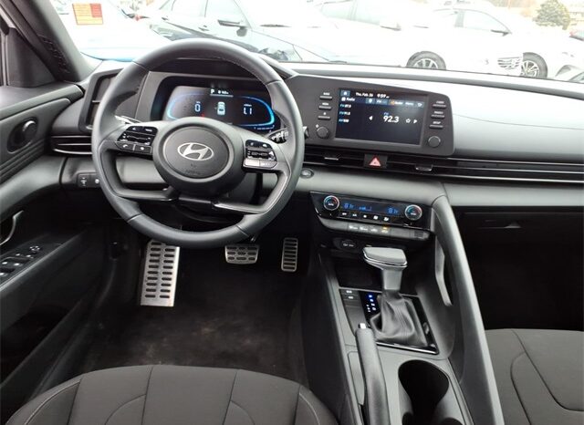 
 Hyundai Elantra full									