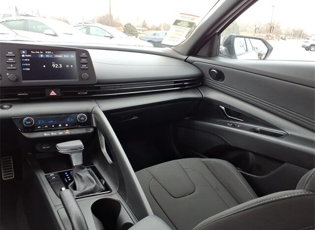 
 Hyundai Elantra full									