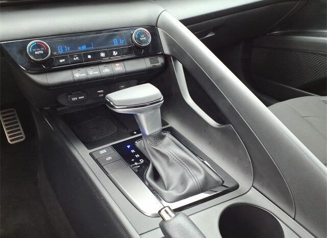 
 Hyundai Elantra full									