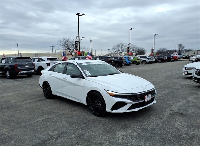 
 Hyundai Elantra full									