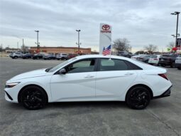 Hyundai Elantra full