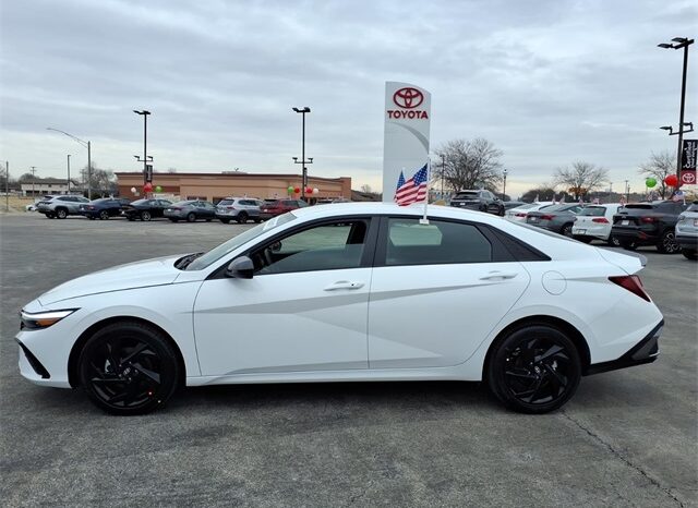 
 Hyundai Elantra full									