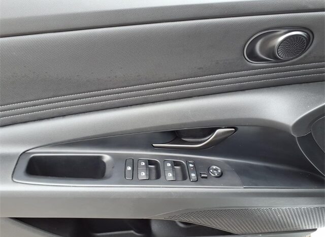 
 Hyundai Elantra full									