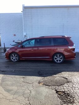 Toyota Sienna full
