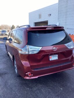 Toyota Sienna full