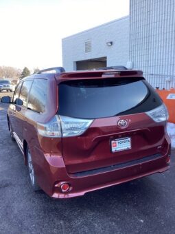 Toyota Sienna full