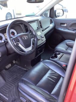Toyota Sienna full