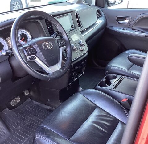 
 Toyota Sienna full									