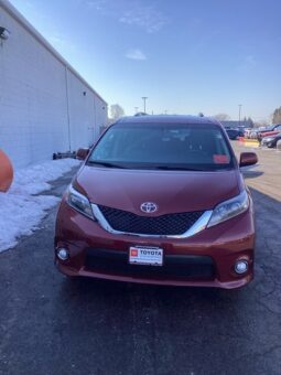 Toyota Sienna full