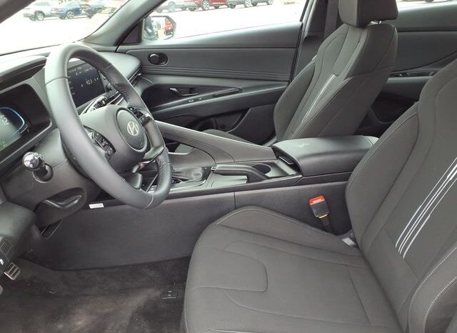 
 Hyundai Elantra full									