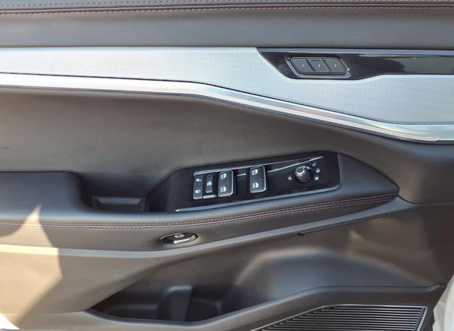 
 Jeep Wagoneer S full									