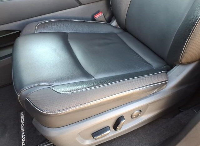 
 Nissan Pathfinder full									