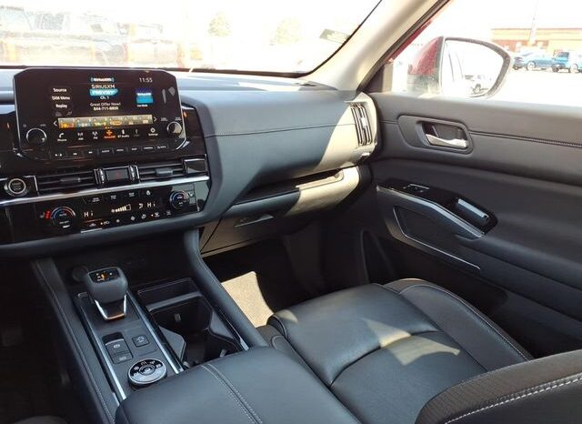 
 Nissan Pathfinder full									