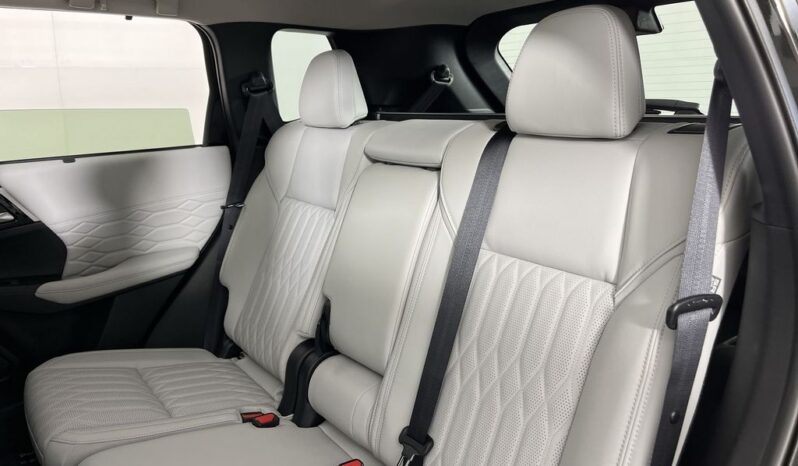 
 Mitsubishi Outlander PHEV full									