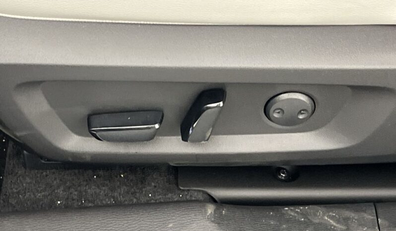 
 Mitsubishi Outlander PHEV full									