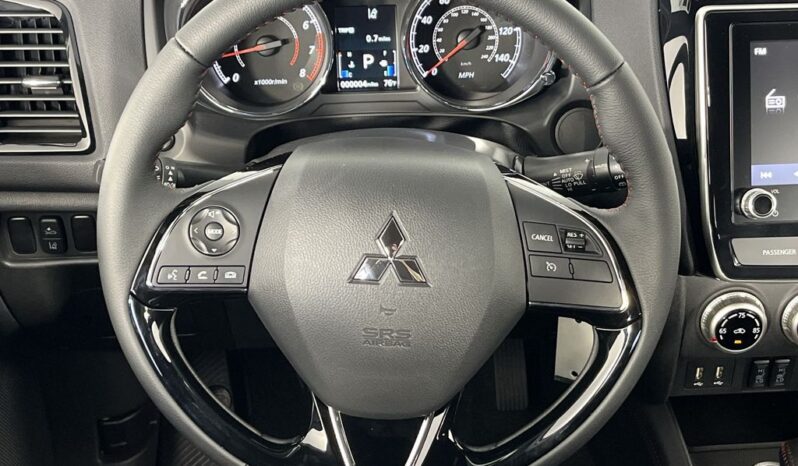 
 Mitsubishi Outlander Sport full									