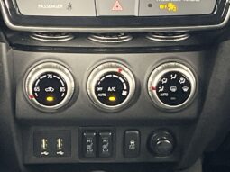 Mitsubishi Outlander Sport full