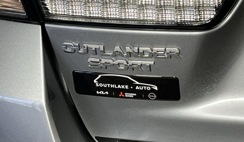 
 Mitsubishi Outlander Sport full									