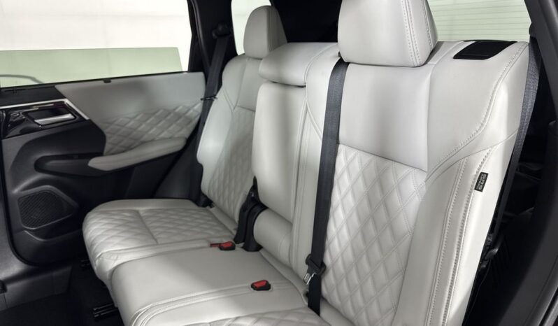 
 Mitsubishi Outlander PHEV full									