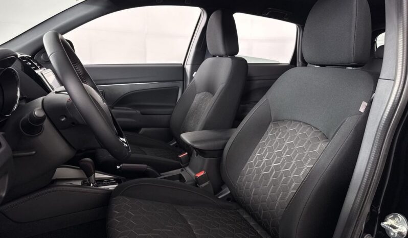 
 Mitsubishi Outlander Sport full									
