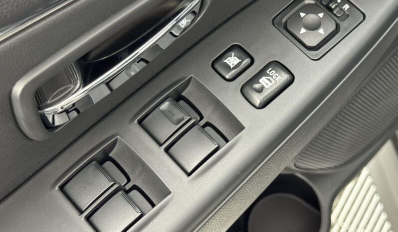 
 Mitsubishi Outlander Sport full									
