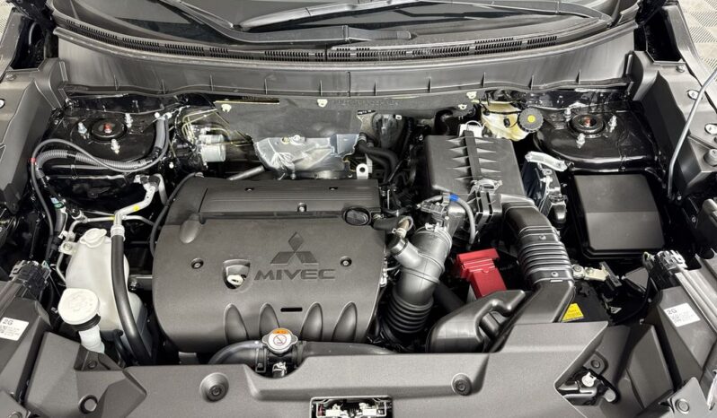 
 Mitsubishi Outlander Sport full									